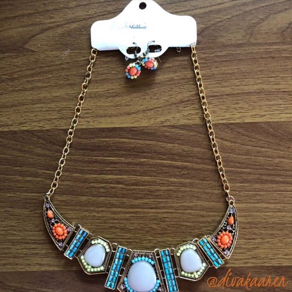 Gorgeous African Beaded Statement Necklace - Picture 3 of 7